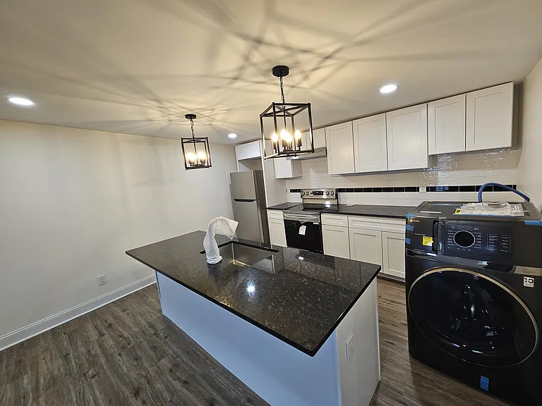 406 Main St #2 — Photo 18