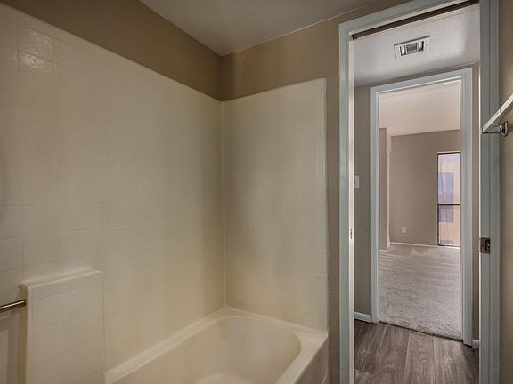 5th image of 3228 W Glendale Ave APT 119