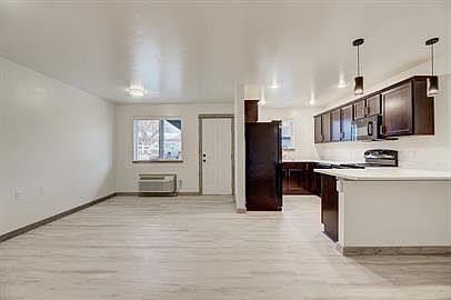 5th image of 3111 Cooney Dr #4