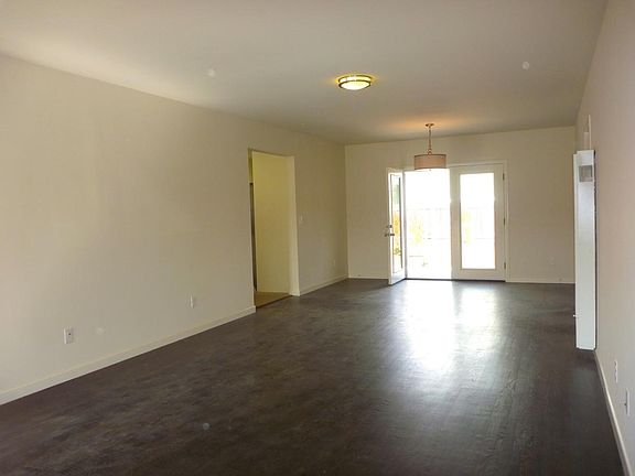 5th image of 12825 Short Ave