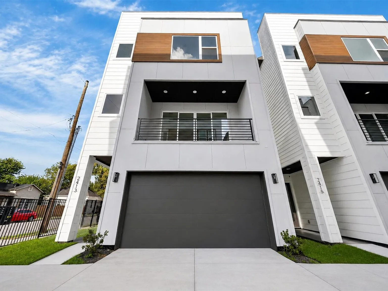 3 bed, 3.5 bath, 2026 sqft, $2,700 — Photo 2
