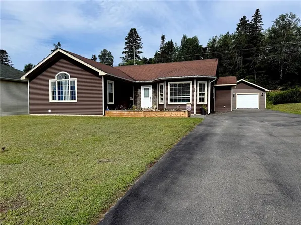 33 Harmsworth Drive, Grand Falls-Windsor, NL A2A2Y7