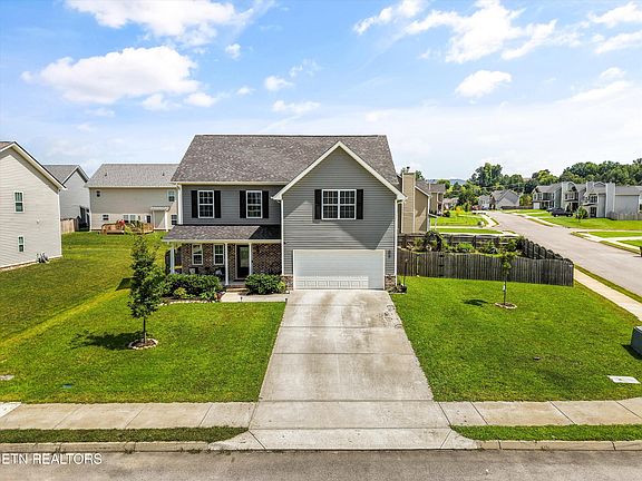 3rd image of 2701 Farmhouse Dr