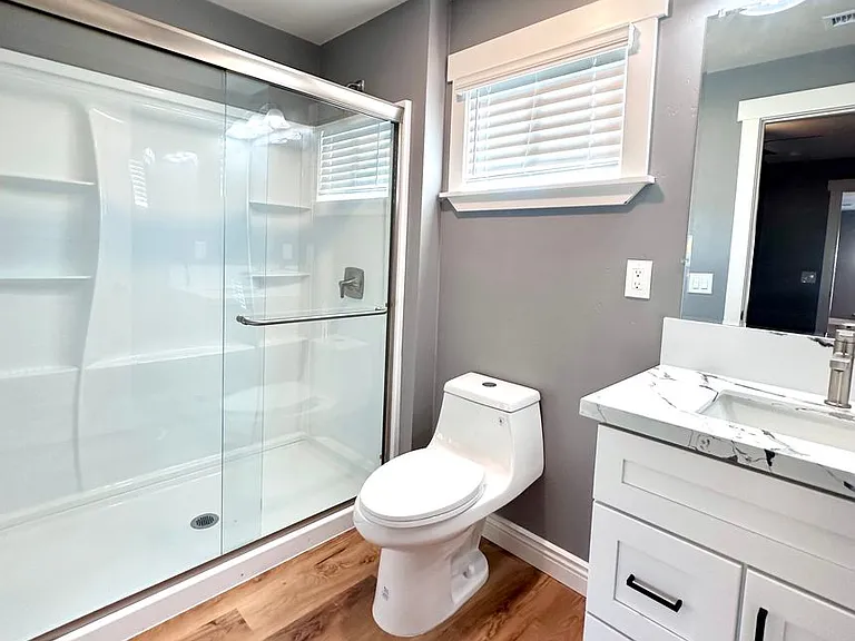 Third Avenue Duplex — Photo 10