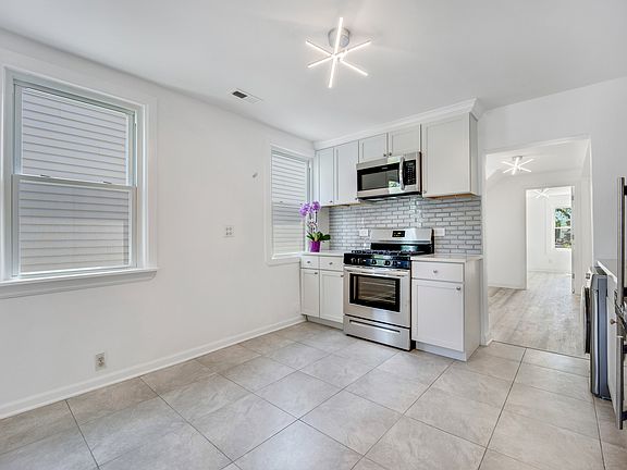 5th image of 1933 N Monticello Ave #2