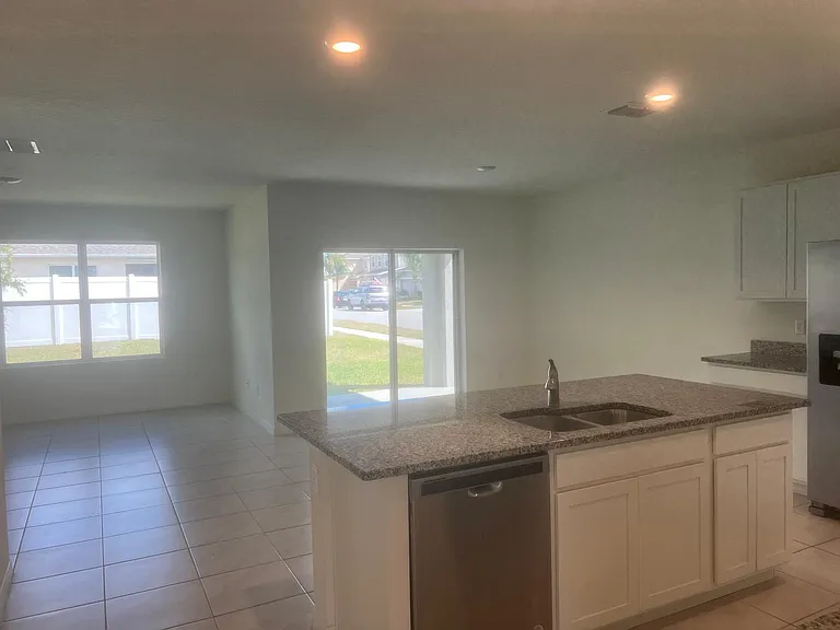 472 Lily Ln — Photo 5