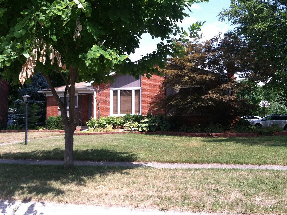 1st image of 19620 Parker St