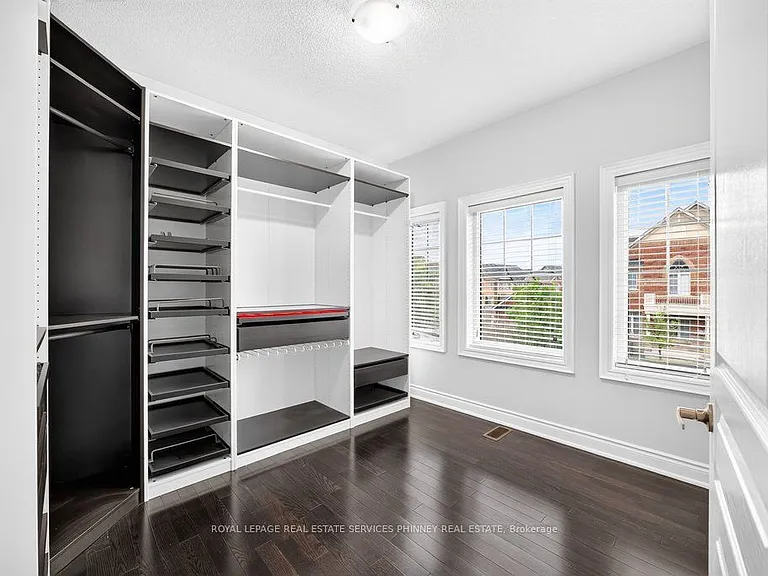 222 Moody Dr — Photo 28
