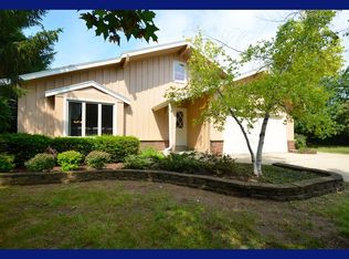 4115 S Adell Ave, New Berlin, WI 53151