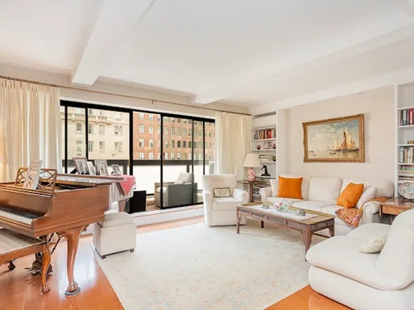 750 Park Avenue image 1 of 9