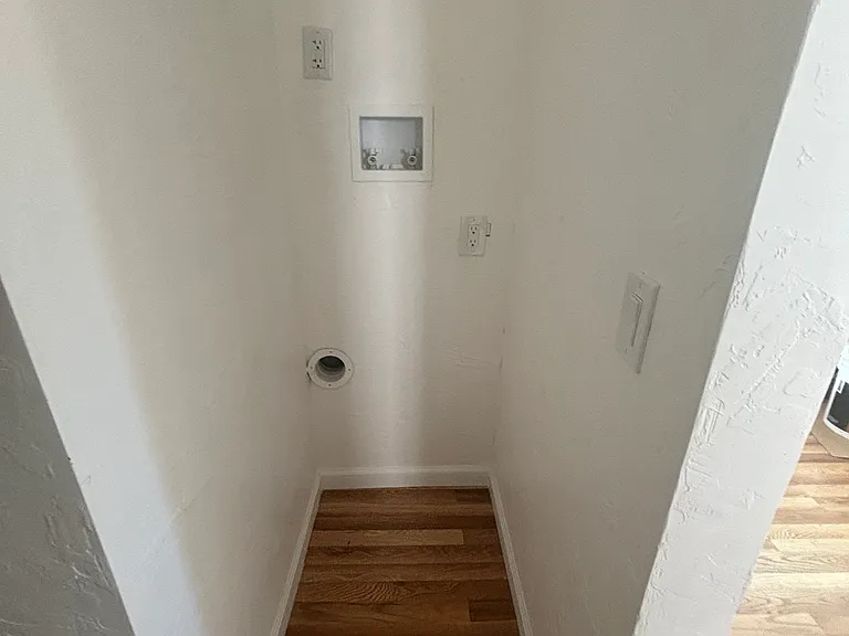 2389 Empress St #B — Photo 5