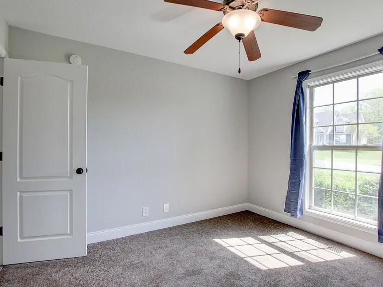 1384 Borrowdale Dr — Photo 14