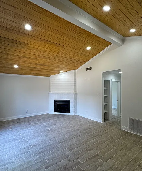 2213 General York Cir — Photo 2