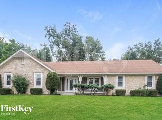 525 Thornberry Dr, Carmel, IN