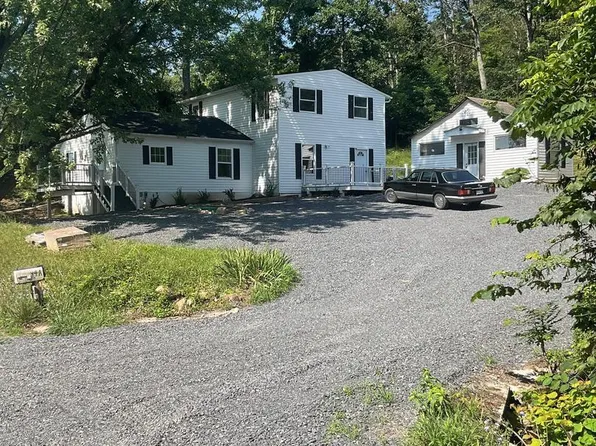 7464 Paw Paw Rd, Paw Paw, WV 25434