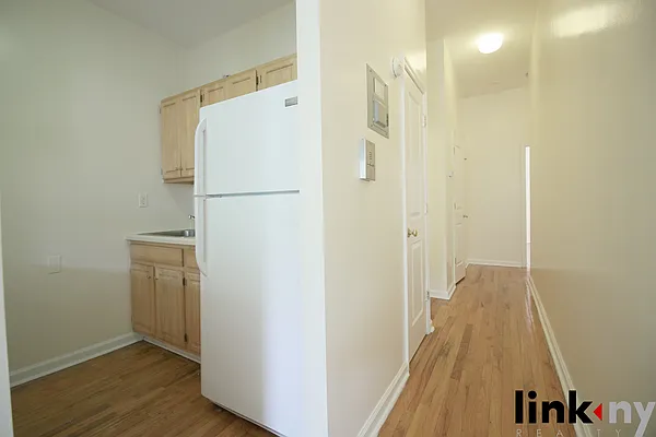 Rented by Link NY Realty | media 17