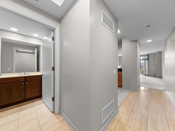 2nd image of 530 N Dusable Lake Shore Dr #902