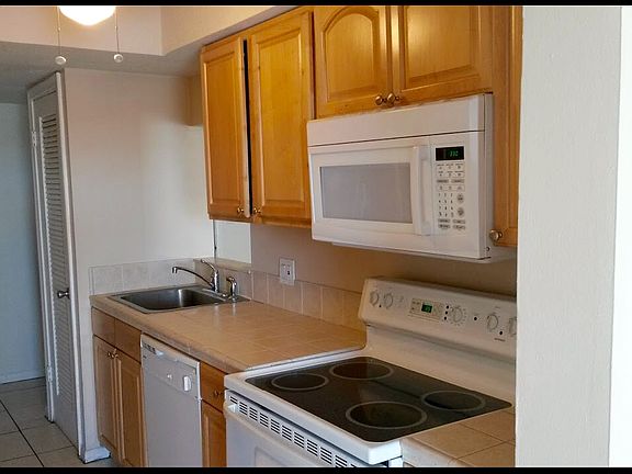 5th image of 1060 Crystal Lake Dr APT 403
