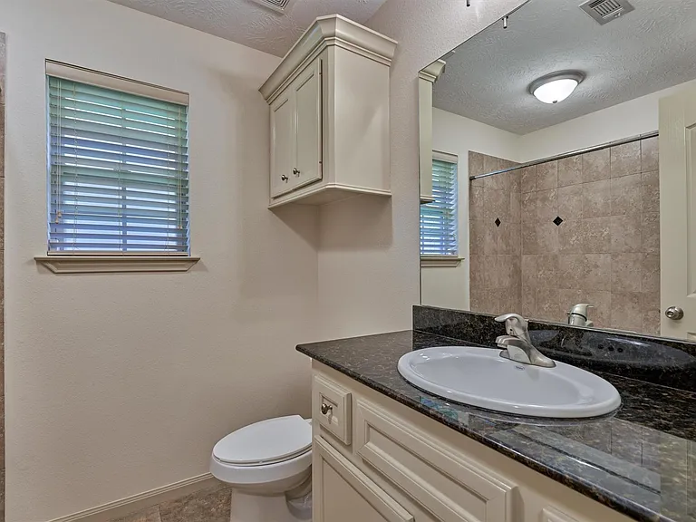 13511 Summer Hill Dr — Photo 22
