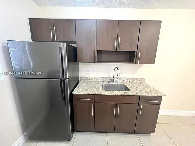 Building Photo - 685 NE 85th St #8