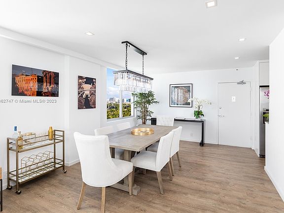 5th image of 1000 West Ave APT 1011