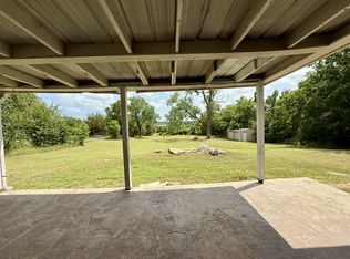 915 W Kings Rd, Ada, OK 74820