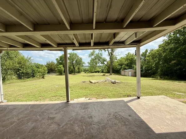 915 W Kings Rd, Ada, OK 74820