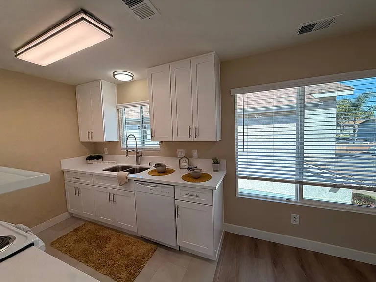 Montebello Villas — Photo 36