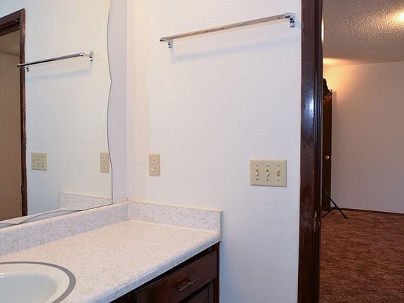 4th image of 1301 S Maddox Ave #20
