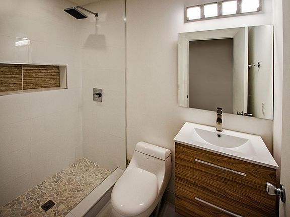 3rd image of 729 Meridian Ave APT 02