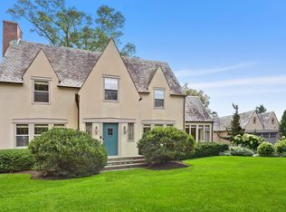 190 Lewis St, Southampton, NY 11968