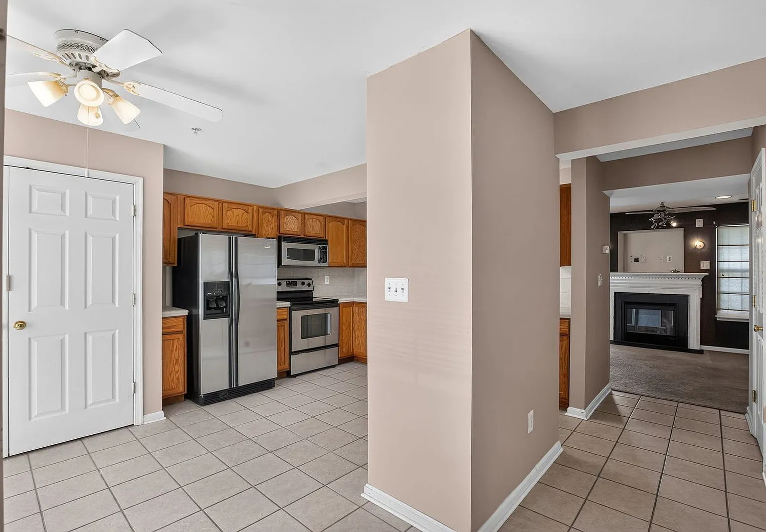 2 bed, 3.0 bath, 1262 sqft, $1,995 — Photo 4