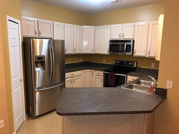 4th image of 14103 Addington Dr #1