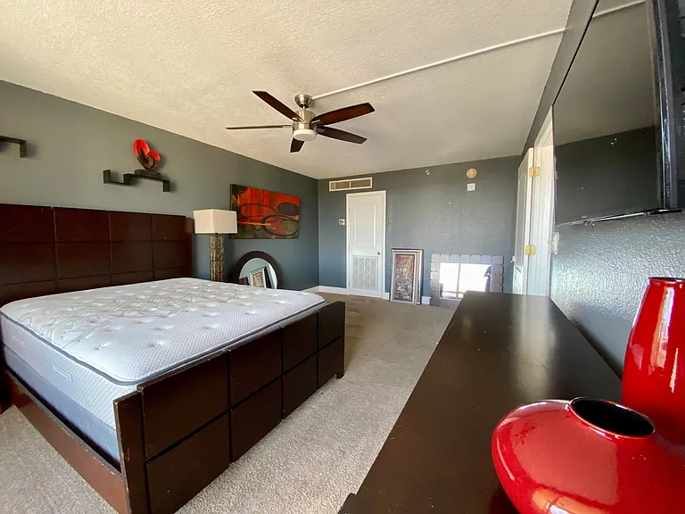 151 E Washington St #610 — Photo 11