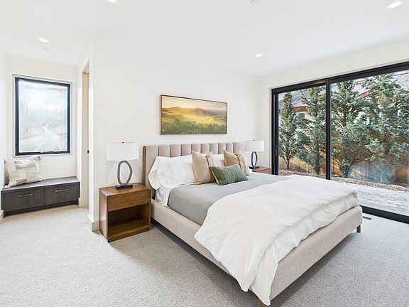4th image of 220 Bird Dr #C