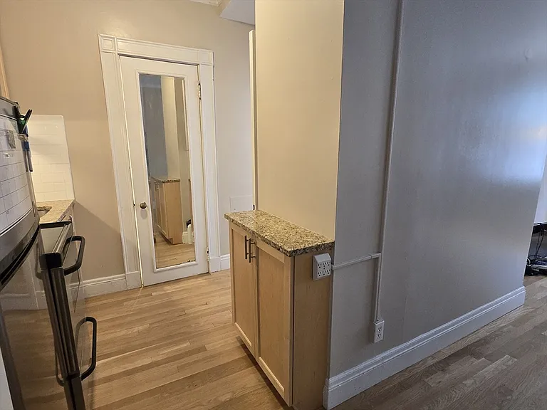 21 Beacon St #6C — Photo 27