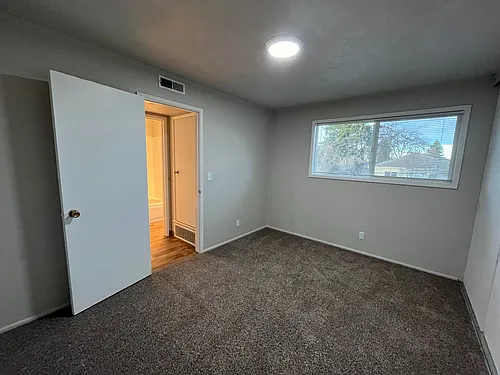 2705 Oak St Photo 1