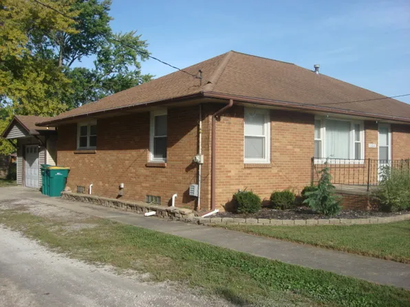 1004 Holcomb St, Streator, IL 61364