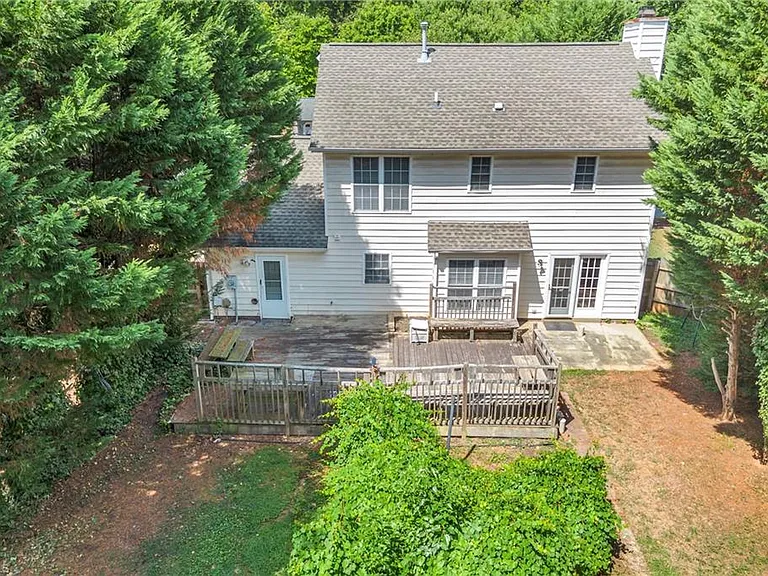 2320 Meadow Gate Dr — Photo 35