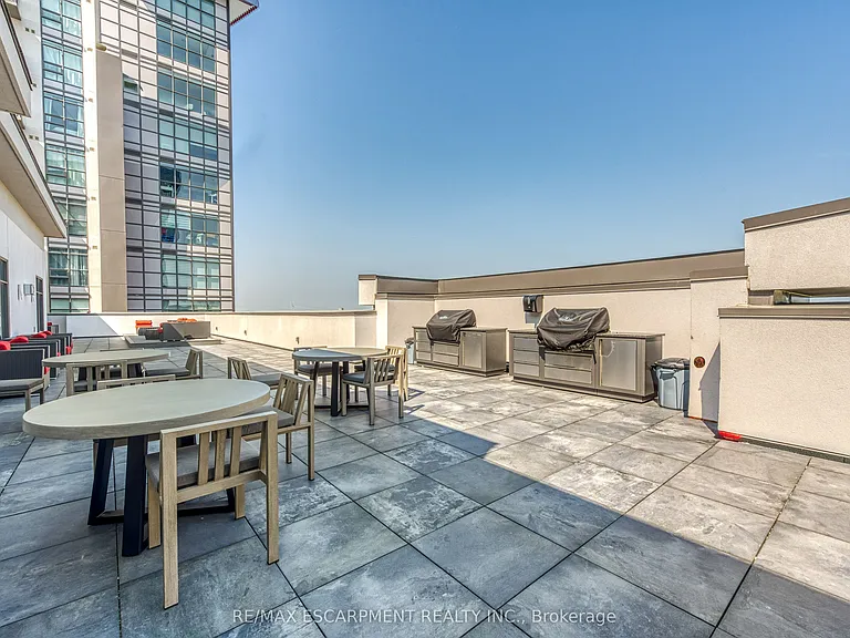 460 Dundas St E #522 — Photo 50