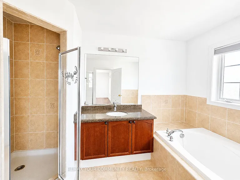 69 Gail Parks Cres — Photo 11