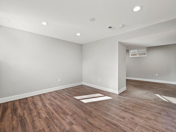 2nd image of 1601 E Dakota Ave