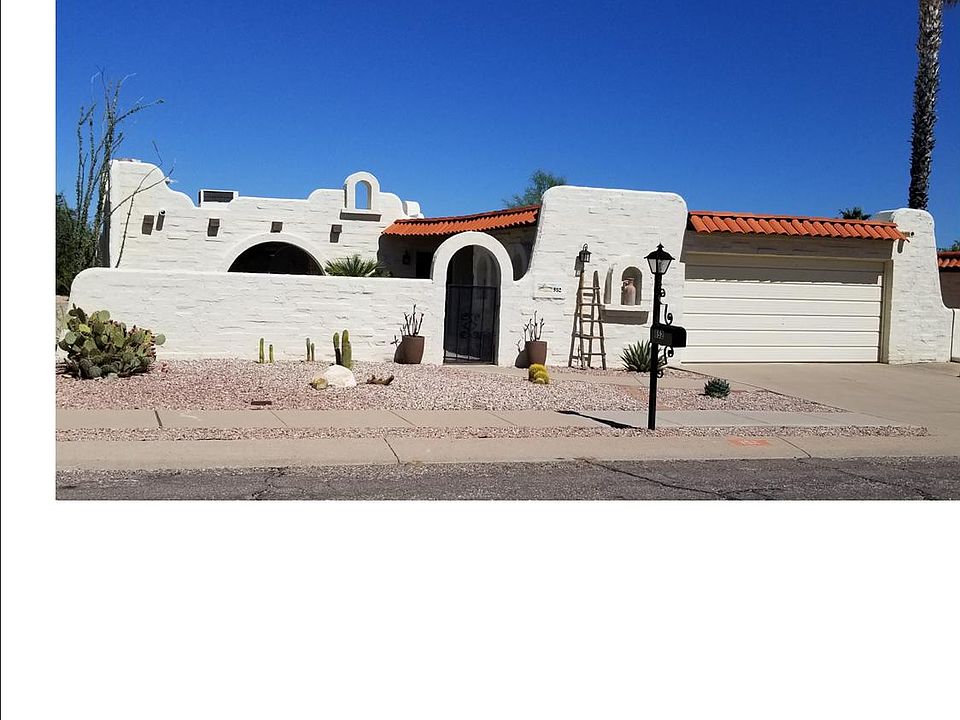 1st image of 852 W Calle Del Regalo