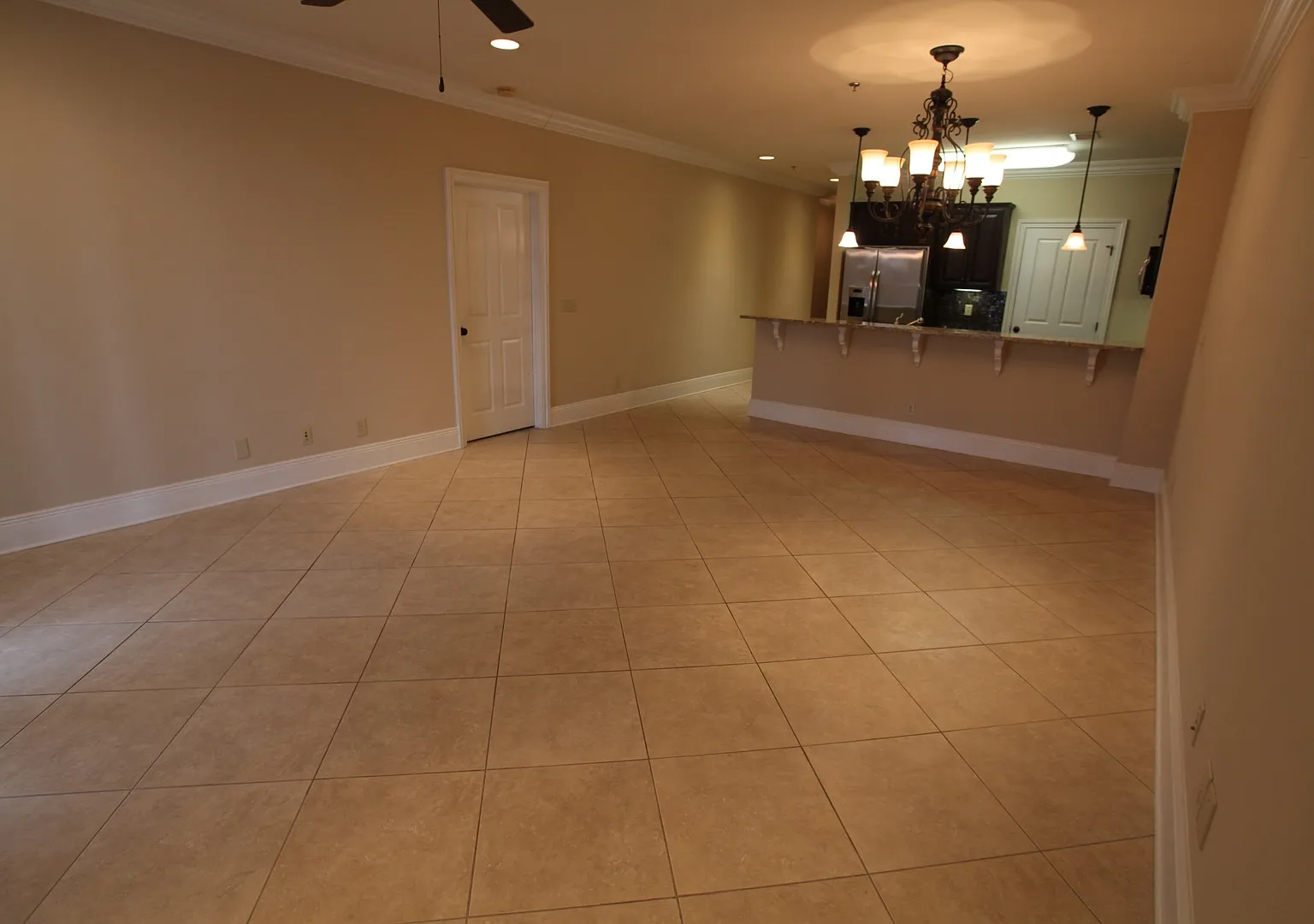 Downtown Auburn Luxury Living Steps from Campus! — Photo 4