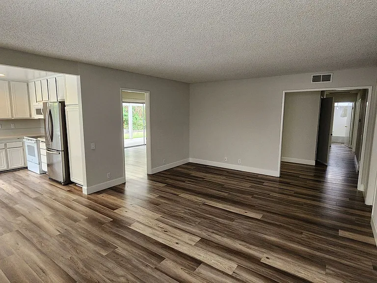 26731 Valpariso Dr — Photo 8