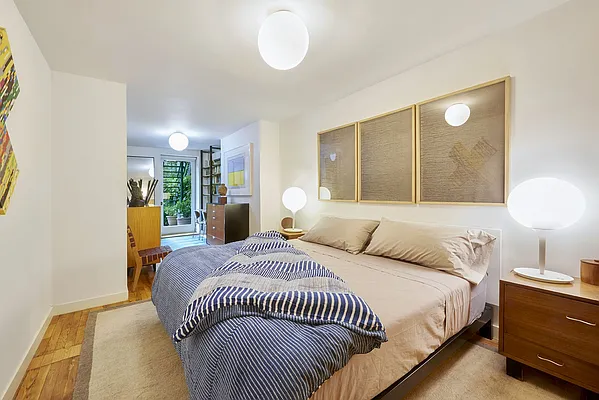 Rented by Warburg | media 63