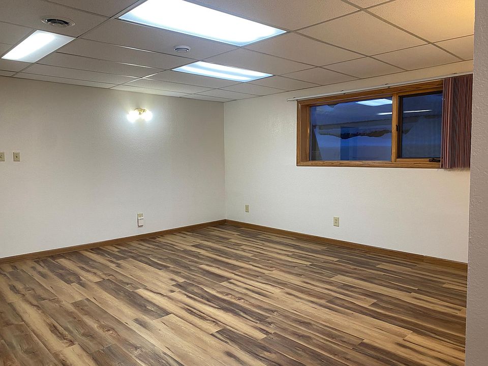 1st image of 524 Glacier Ave