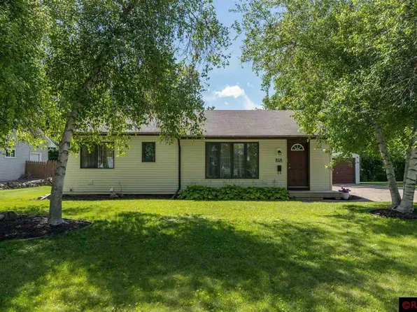 848 Home Pl, Faribault, MN 55021