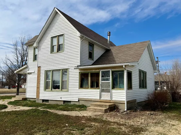 805 N Walnut St, Beloit, KS 67420