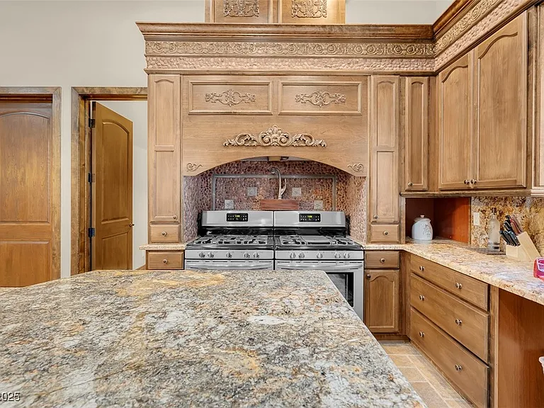 264 Crestview Dr — Photo 27